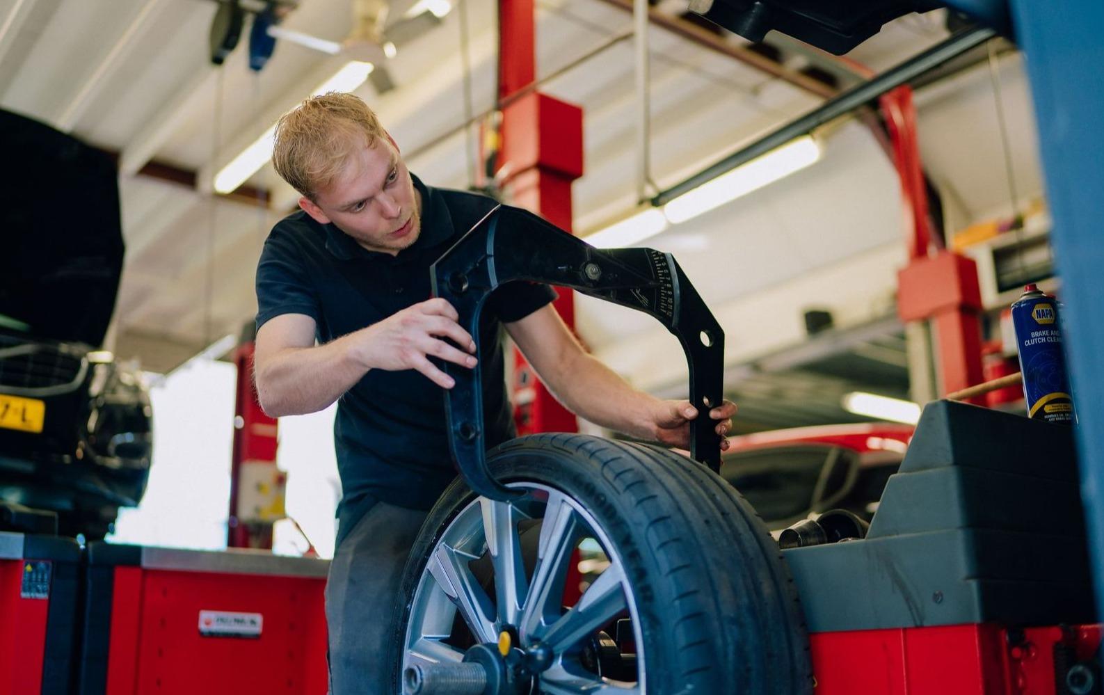 home-bottom-slider-thumb1